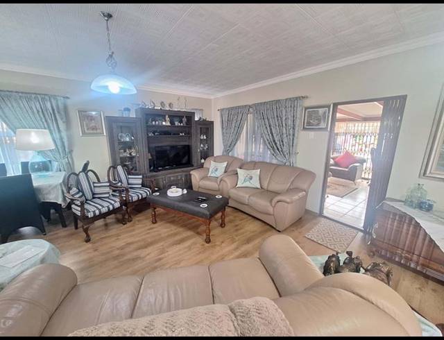 3 BEDROOM HOUSE FOR SALE IN HARTENBOS